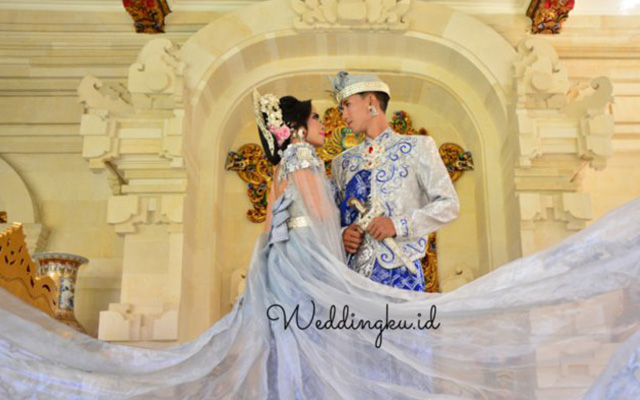 Widhi & Novi